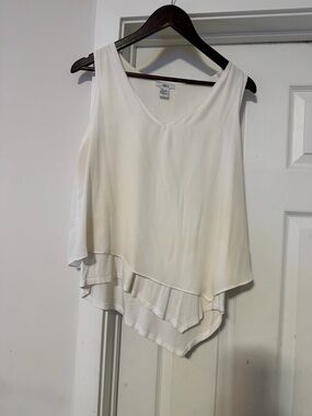 Bar III Ivory Layered V-Neck Sleeveless Top